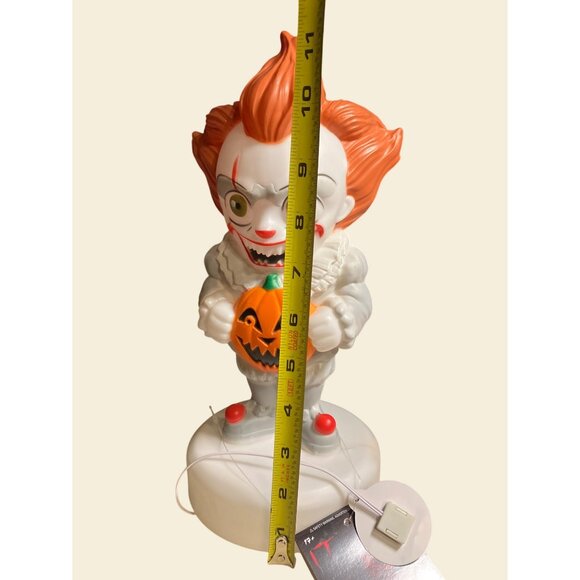 Pennywise IT Blow Mold 12" Halloween Lighted Decor Clown w/ Pumpkin - Picture 8 of 13